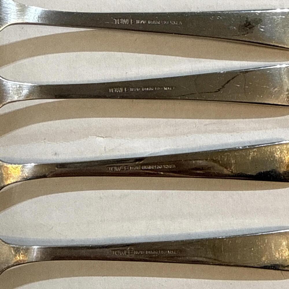 Set of 4 Towle 18/8 Stainless Steel Vintage Salad Forks - Picture 6 of 7